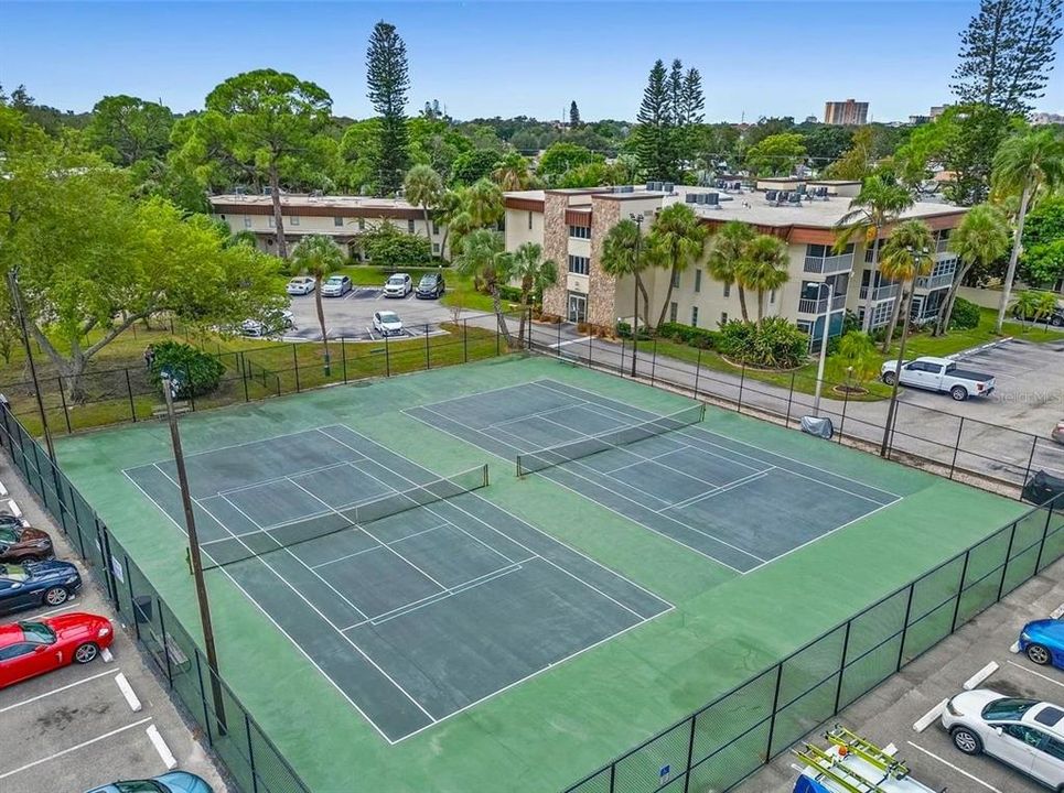For Rent: $2,200 (2 beds, 2 baths, 1005 Square Feet)