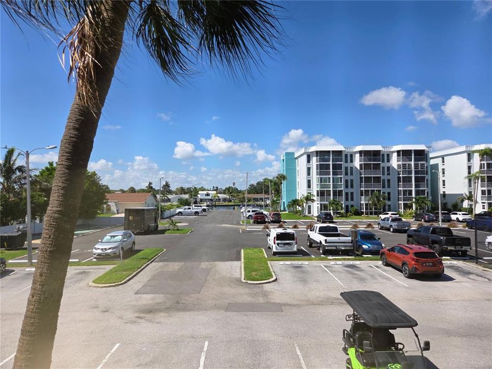 For Rent: $2,200 (2 beds, 2 baths, 1005 Square Feet)