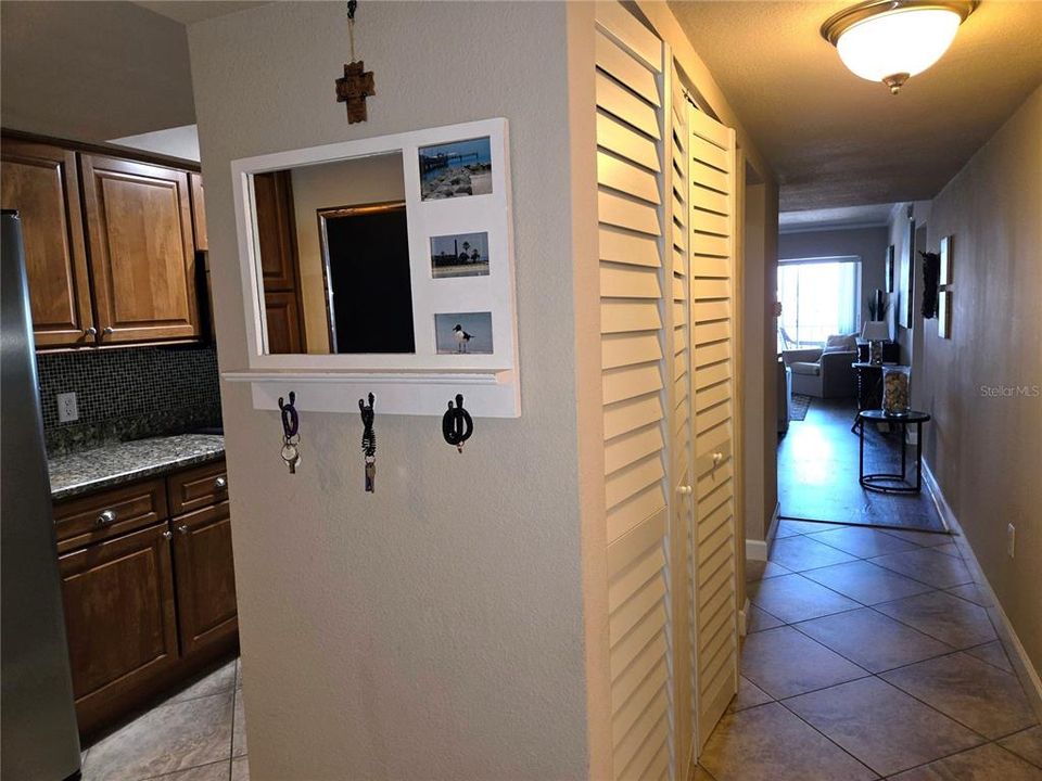 For Rent: $2,200 (2 beds, 2 baths, 1005 Square Feet)