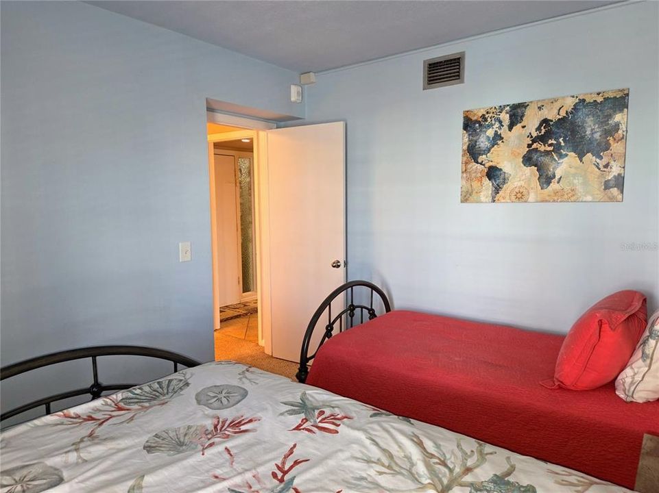 For Rent: $2,200 (2 beds, 2 baths, 1005 Square Feet)