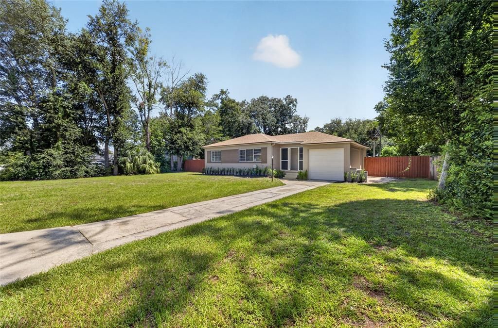 На продажу: $349,900 (3 спален, 2 ванн, 1000 Квадратных фут)