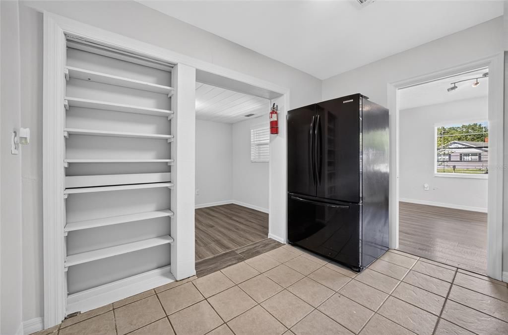 На продажу: $349,900 (3 спален, 2 ванн, 1000 Квадратных фут)