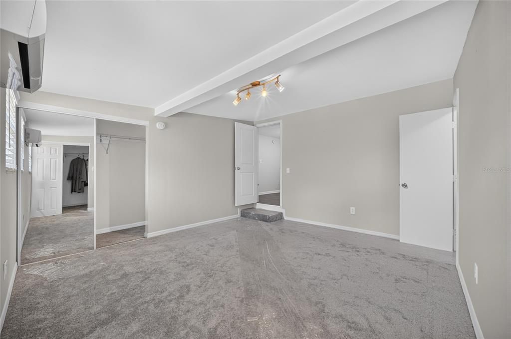 На продажу: $349,900 (3 спален, 2 ванн, 1000 Квадратных фут)