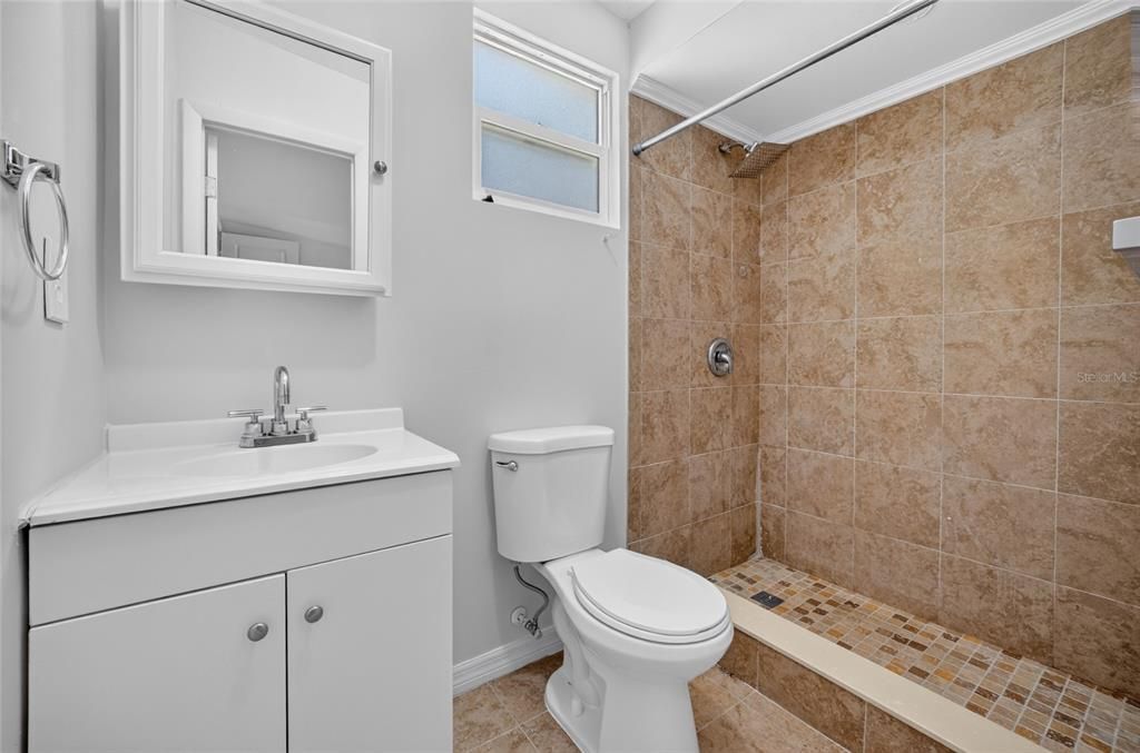На продажу: $349,900 (3 спален, 2 ванн, 1000 Квадратных фут)