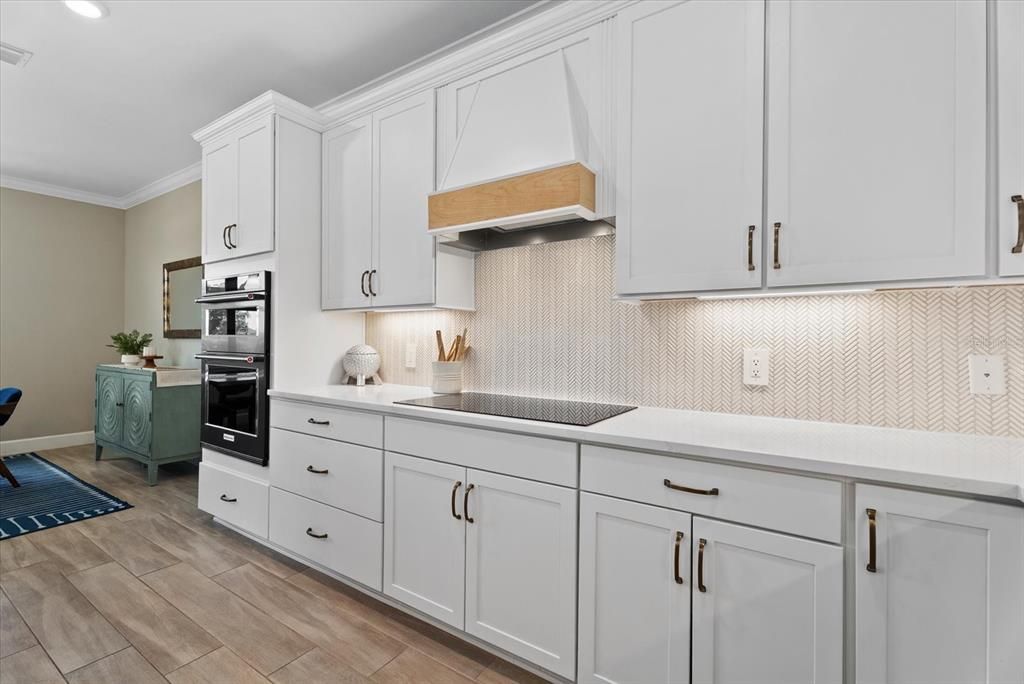 For Sale: $949,000 (5 beds, 4 baths, 3641 Square Feet)