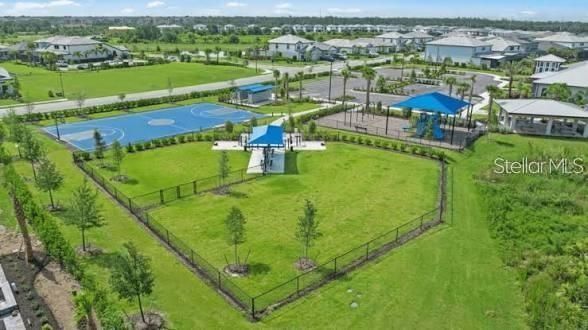 For Sale: $949,000 (5 beds, 4 baths, 3641 Square Feet)