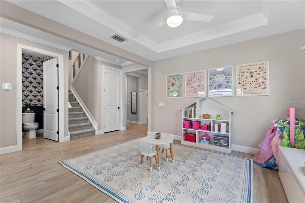 For Sale: $949,000 (5 beds, 4 baths, 3641 Square Feet)