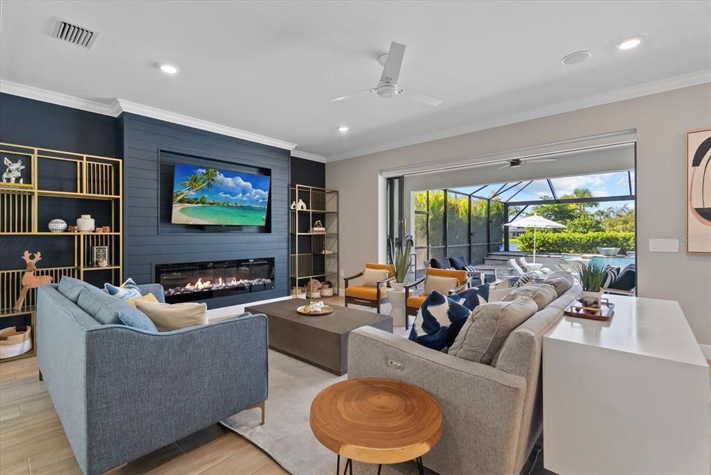 For Sale: $949,000 (5 beds, 4 baths, 3641 Square Feet)