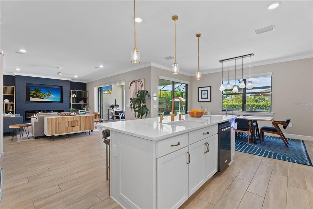 For Sale: $949,000 (5 beds, 4 baths, 3641 Square Feet)