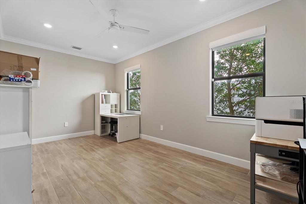 For Sale: $949,000 (5 beds, 4 baths, 3641 Square Feet)