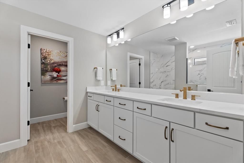 For Sale: $949,000 (5 beds, 4 baths, 3641 Square Feet)