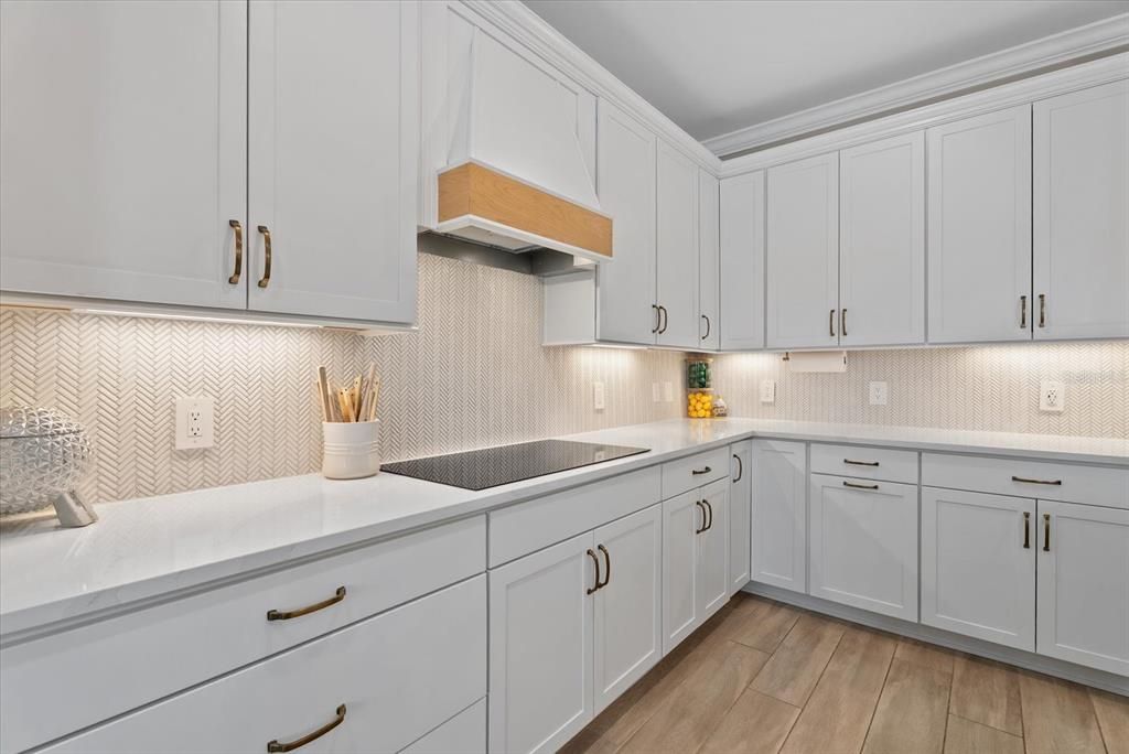 For Sale: $949,000 (5 beds, 4 baths, 3641 Square Feet)