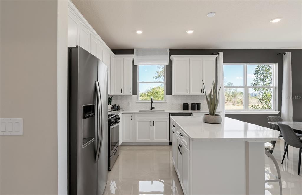 For Sale: $411,010 (2 beds, 2 baths, 1579 Square Feet)