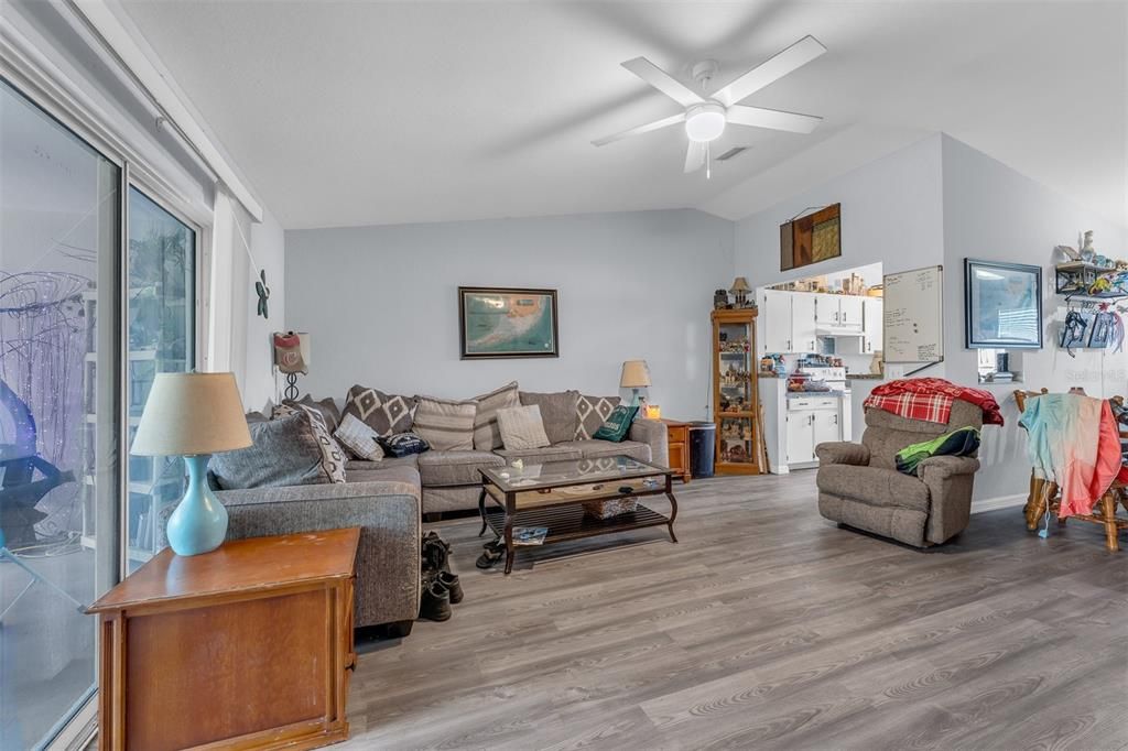 For Sale: $420,000 (4 beds, 0 baths, 2086 Square Feet)