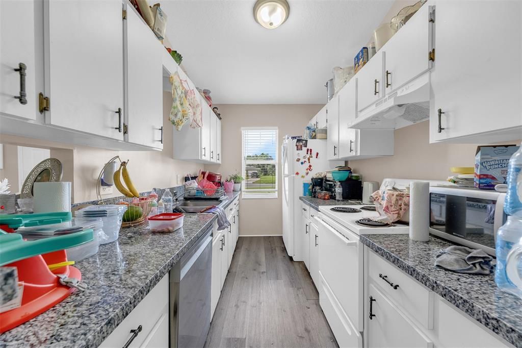 For Sale: $420,000 (4 beds, 0 baths, 2086 Square Feet)