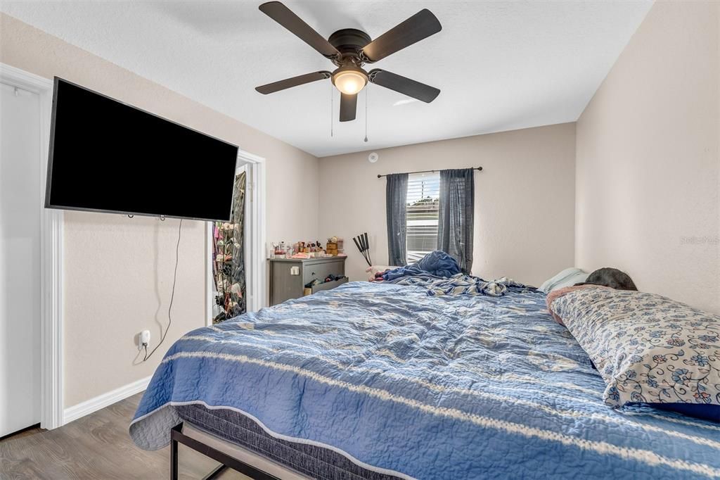 For Sale: $420,000 (4 beds, 0 baths, 2086 Square Feet)