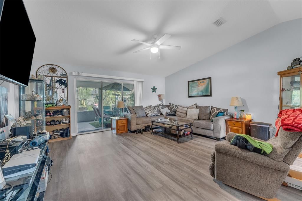 For Sale: $420,000 (4 beds, 0 baths, 2086 Square Feet)