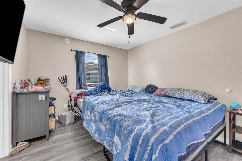 For Sale: $420,000 (4 beds, 0 baths, 2086 Square Feet)