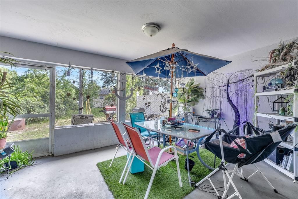 For Sale: $420,000 (4 beds, 0 baths, 2086 Square Feet)