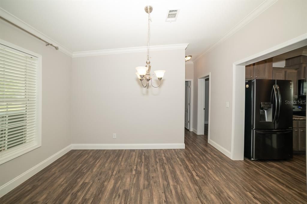 For Sale: $239,000 (3 beds, 2 baths, 1512 Square Feet)