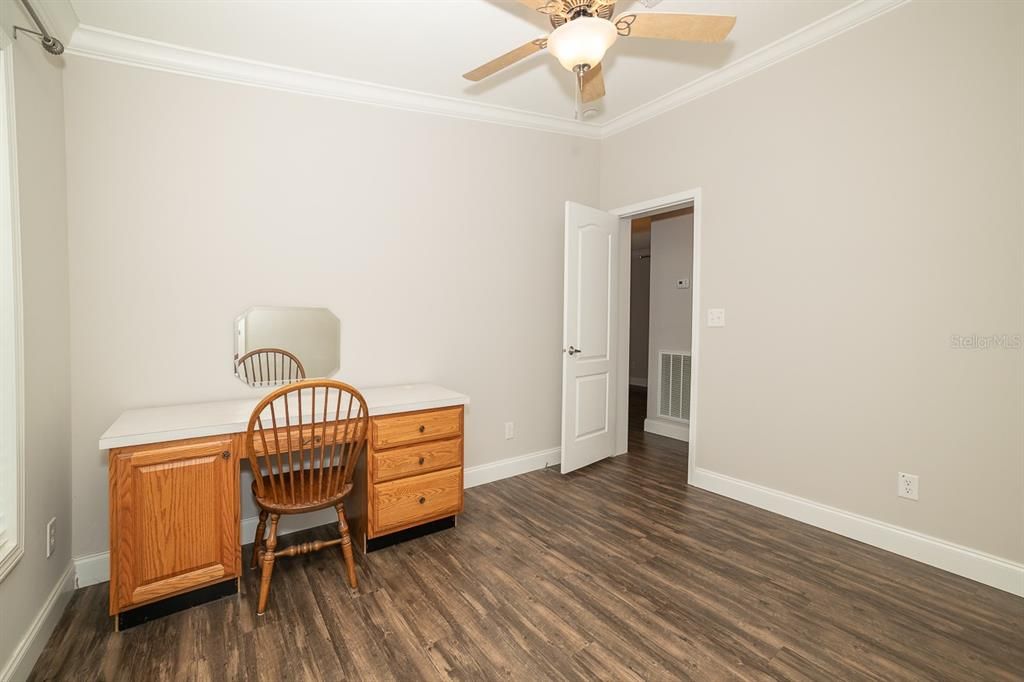 For Sale: $239,000 (3 beds, 2 baths, 1512 Square Feet)