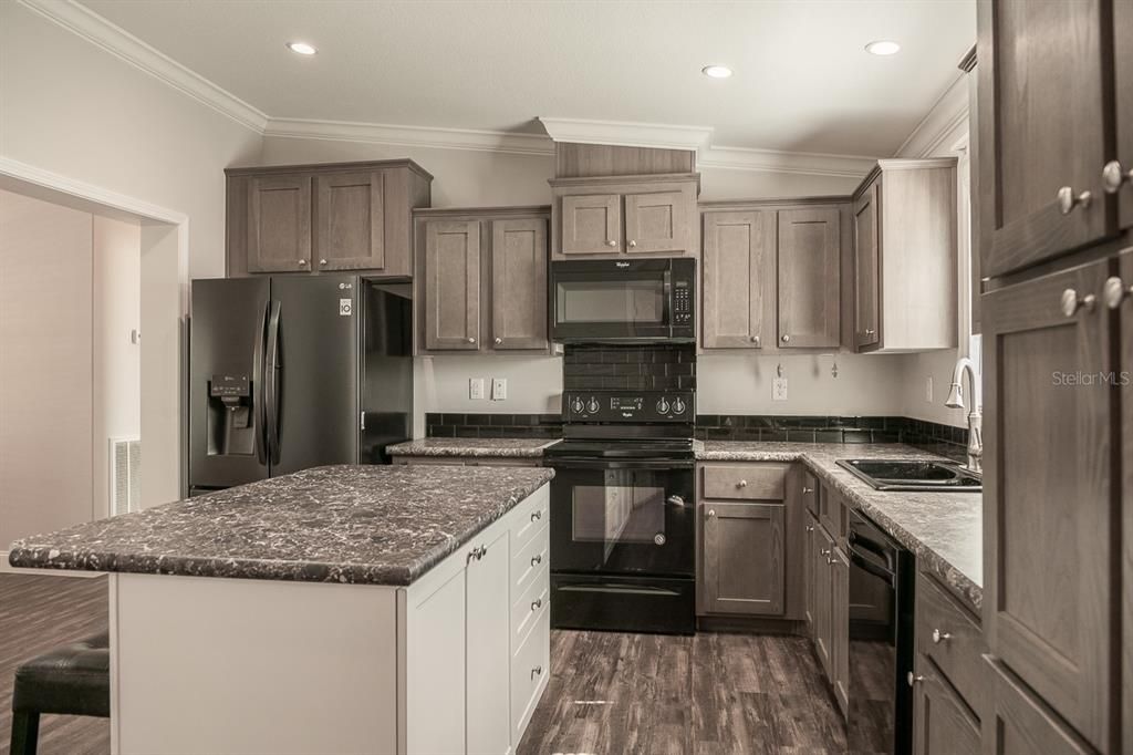 For Sale: $239,000 (3 beds, 2 baths, 1512 Square Feet)
