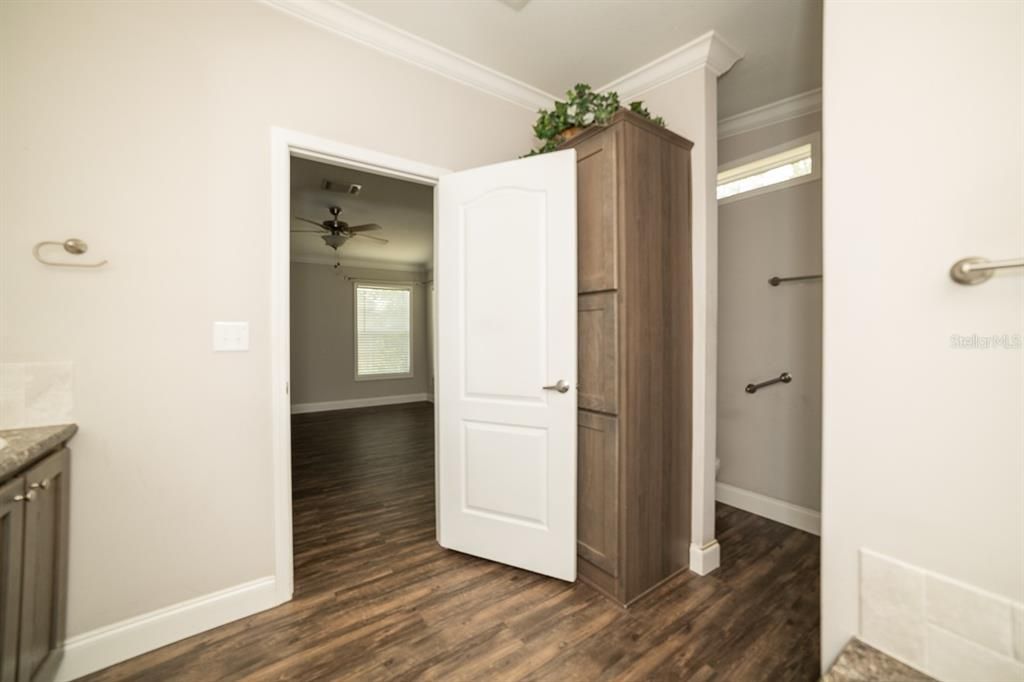 For Sale: $239,000 (3 beds, 2 baths, 1512 Square Feet)