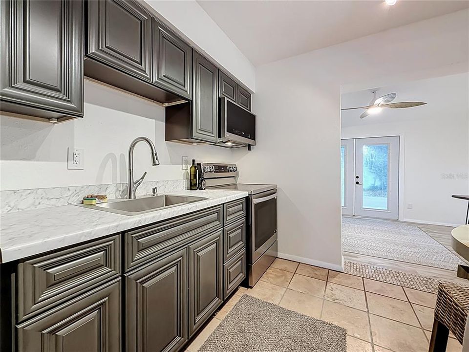 Activo con contrato: $275,000 (2 camas, 1 baños, 1182 Pies cuadrados)