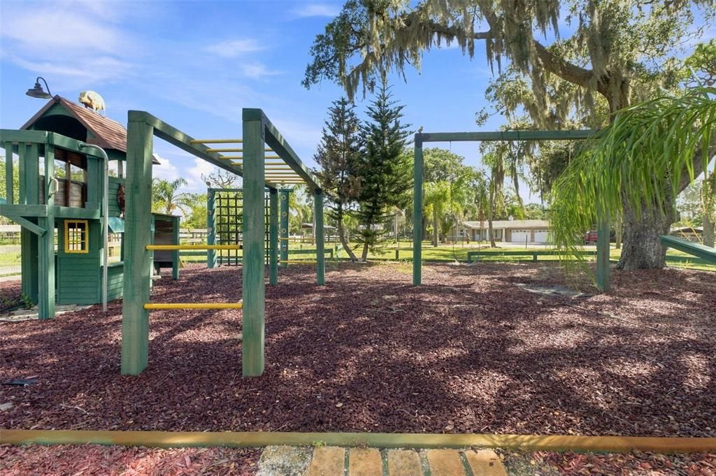For Sale: $849,000 (4 beds, 3 baths, 2979 Square Feet)