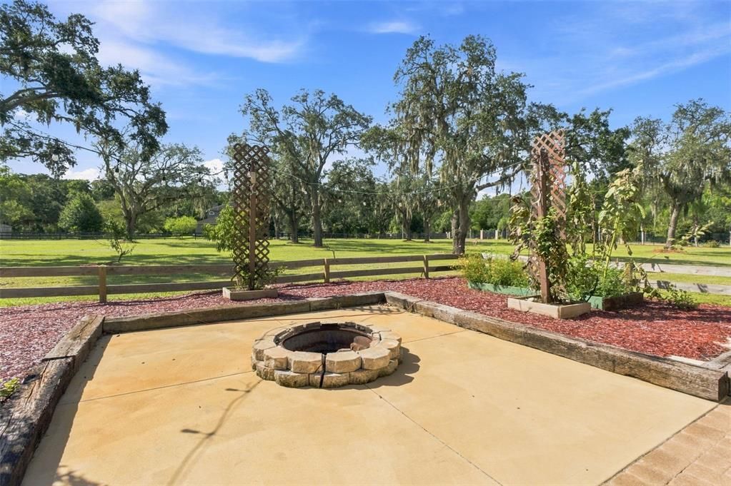 For Sale: $849,000 (4 beds, 3 baths, 2979 Square Feet)