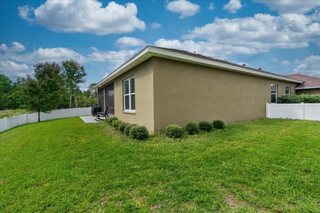 For Sale: $499,900 (4 beds, 2 baths, 1897 Square Feet)