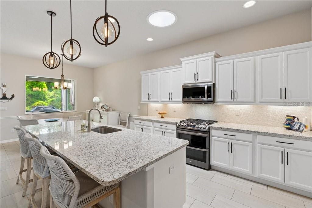 For Sale: $499,900 (4 beds, 2 baths, 1897 Square Feet)