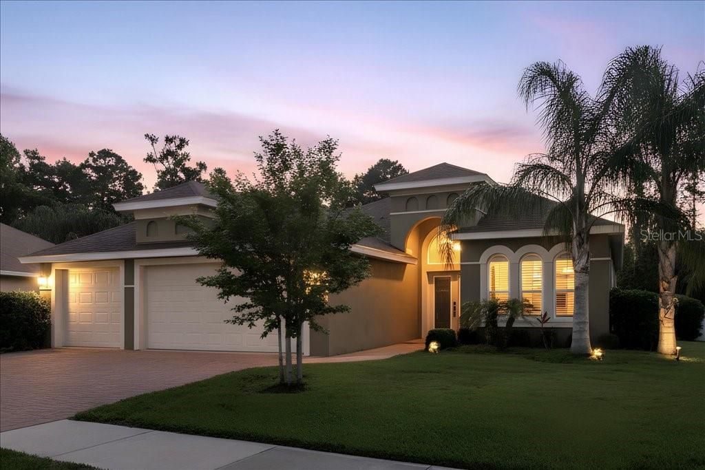 For Sale: $499,900 (4 beds, 2 baths, 1897 Square Feet)