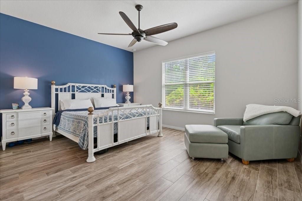 For Sale: $499,900 (4 beds, 2 baths, 1897 Square Feet)
