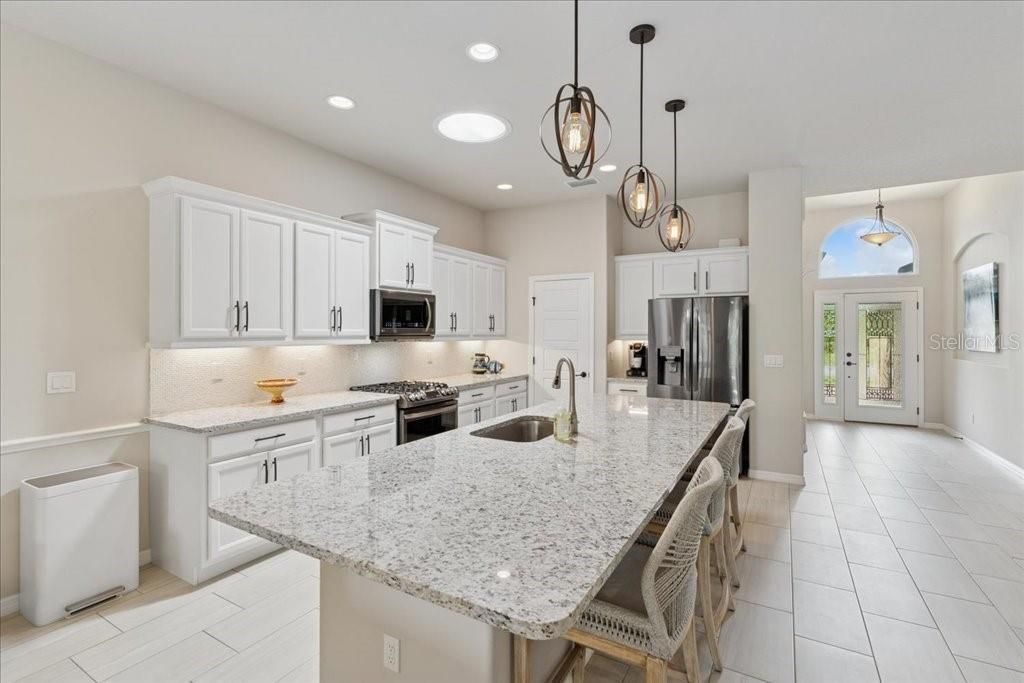 For Sale: $499,900 (4 beds, 2 baths, 1897 Square Feet)
