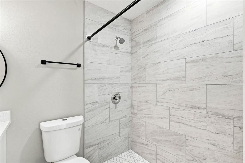 На продажу: $319,900 (2 спален, 2 ванн, 1187 Квадратных фут)