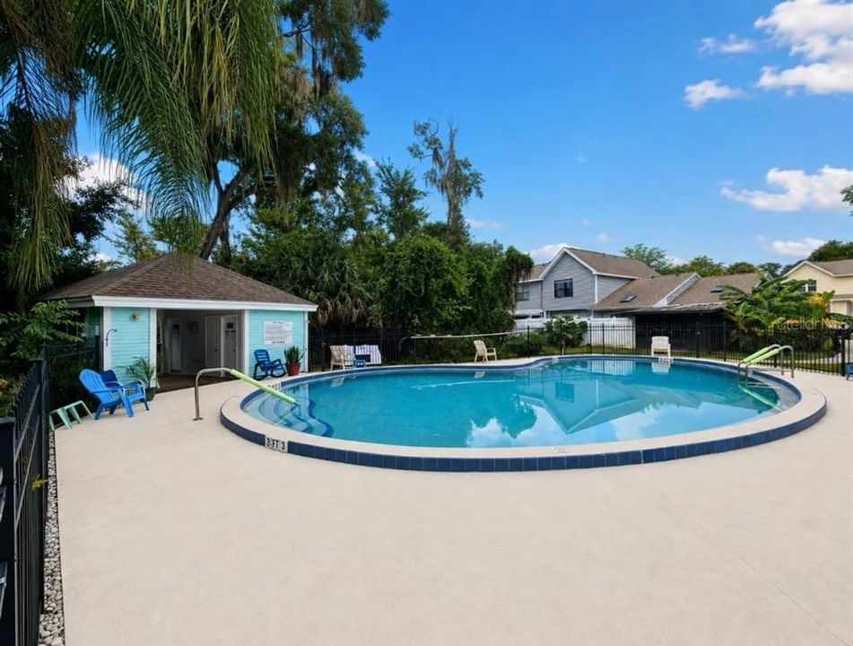 For Sale: $240,000 (2 beds, 2 baths, 1044 Square Feet)