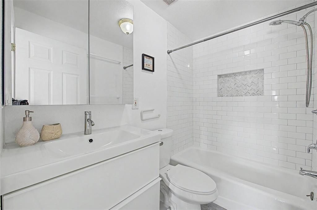 For Sale: $479,500 (3 beds, 2 baths, 1200 Square Feet)