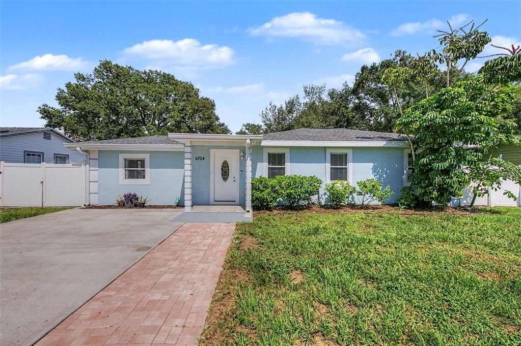 For Sale: $479,500 (3 beds, 2 baths, 1200 Square Feet)