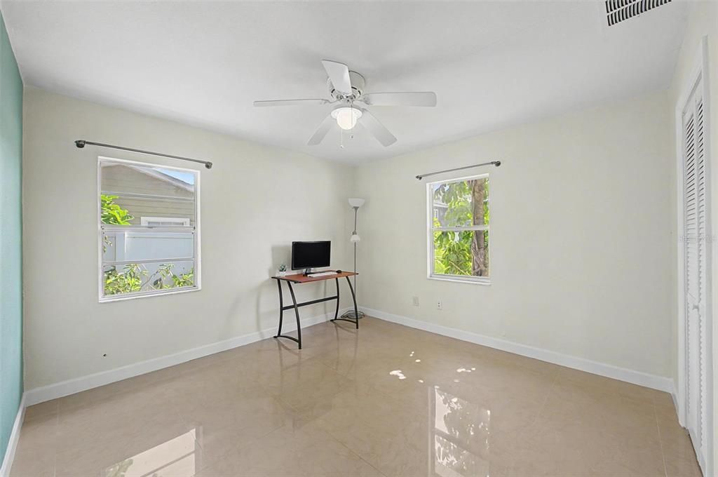 For Sale: $479,500 (3 beds, 2 baths, 1200 Square Feet)