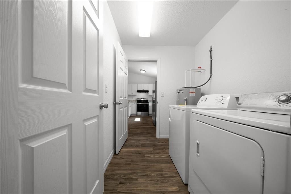 For Sale: $230,000 (3 beds, 2 baths, 1014 Square Feet)