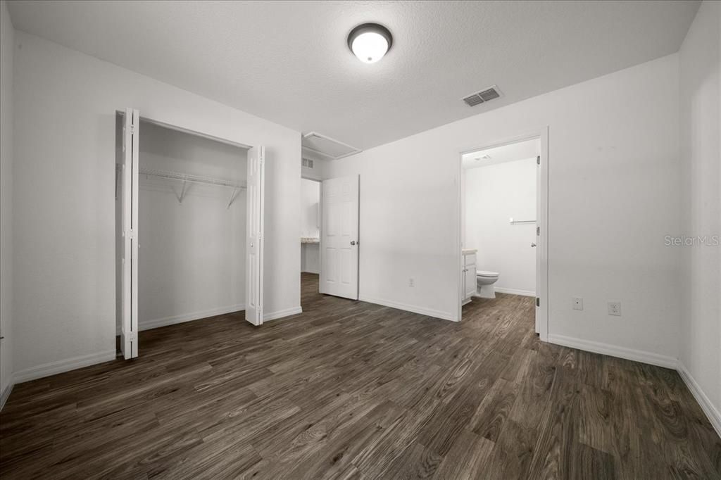 For Sale: $230,000 (3 beds, 2 baths, 1014 Square Feet)