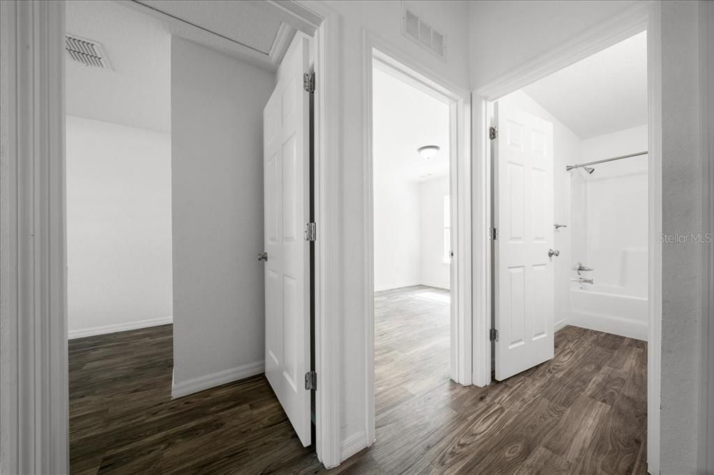 For Sale: $230,000 (3 beds, 2 baths, 1014 Square Feet)