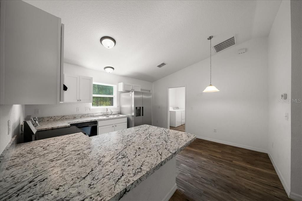 For Sale: $230,000 (3 beds, 2 baths, 1014 Square Feet)