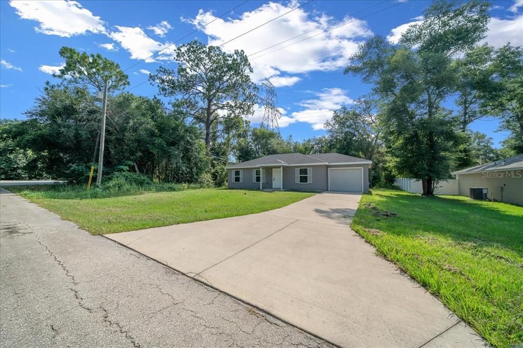 For Sale: $230,000 (3 beds, 2 baths, 1014 Square Feet)