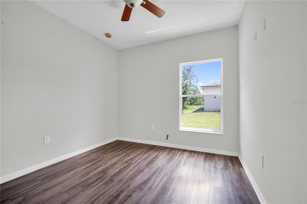 For Sale: $240,000 (3 beds, 2 baths, 1467 Square Feet)