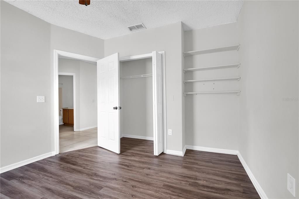 For Sale: $240,000 (3 beds, 2 baths, 1467 Square Feet)