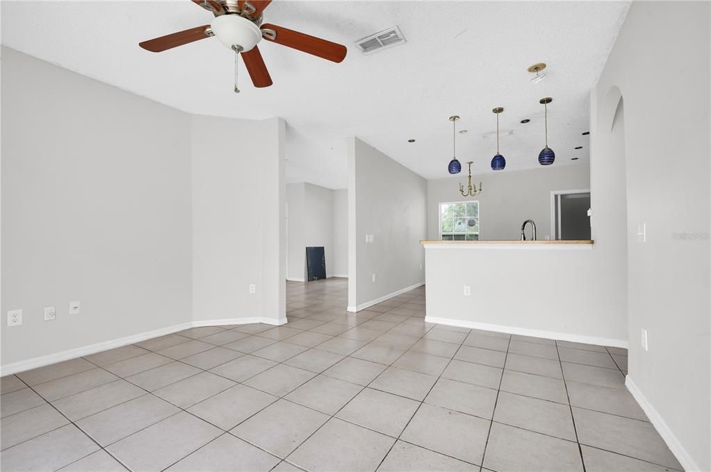 For Sale: $240,000 (3 beds, 2 baths, 1467 Square Feet)