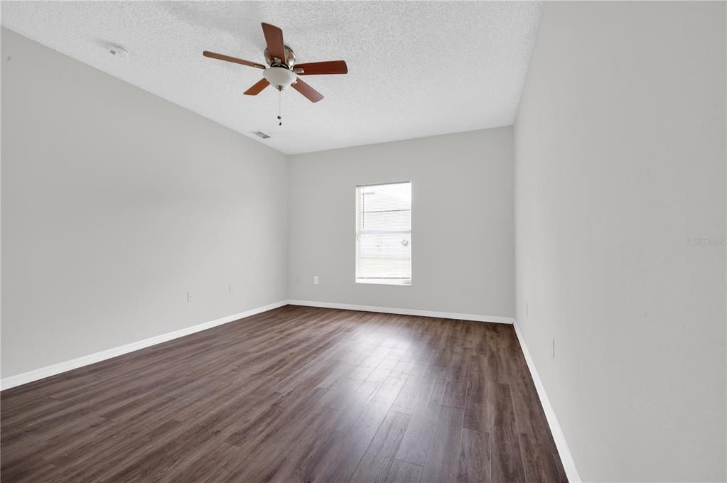 For Sale: $240,000 (3 beds, 2 baths, 1467 Square Feet)