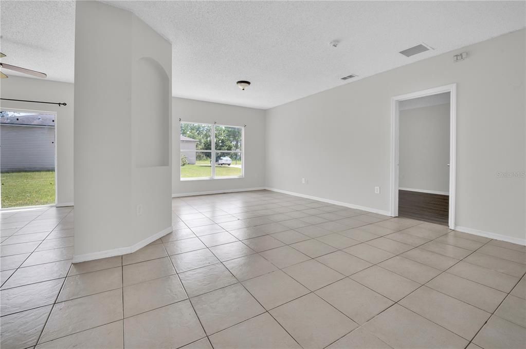 For Sale: $240,000 (3 beds, 2 baths, 1467 Square Feet)